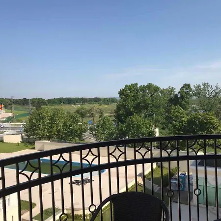 Apartment Sunset Resort, 219 Knyaz Boris I St. 8201 Pomorie, Bulgaria *